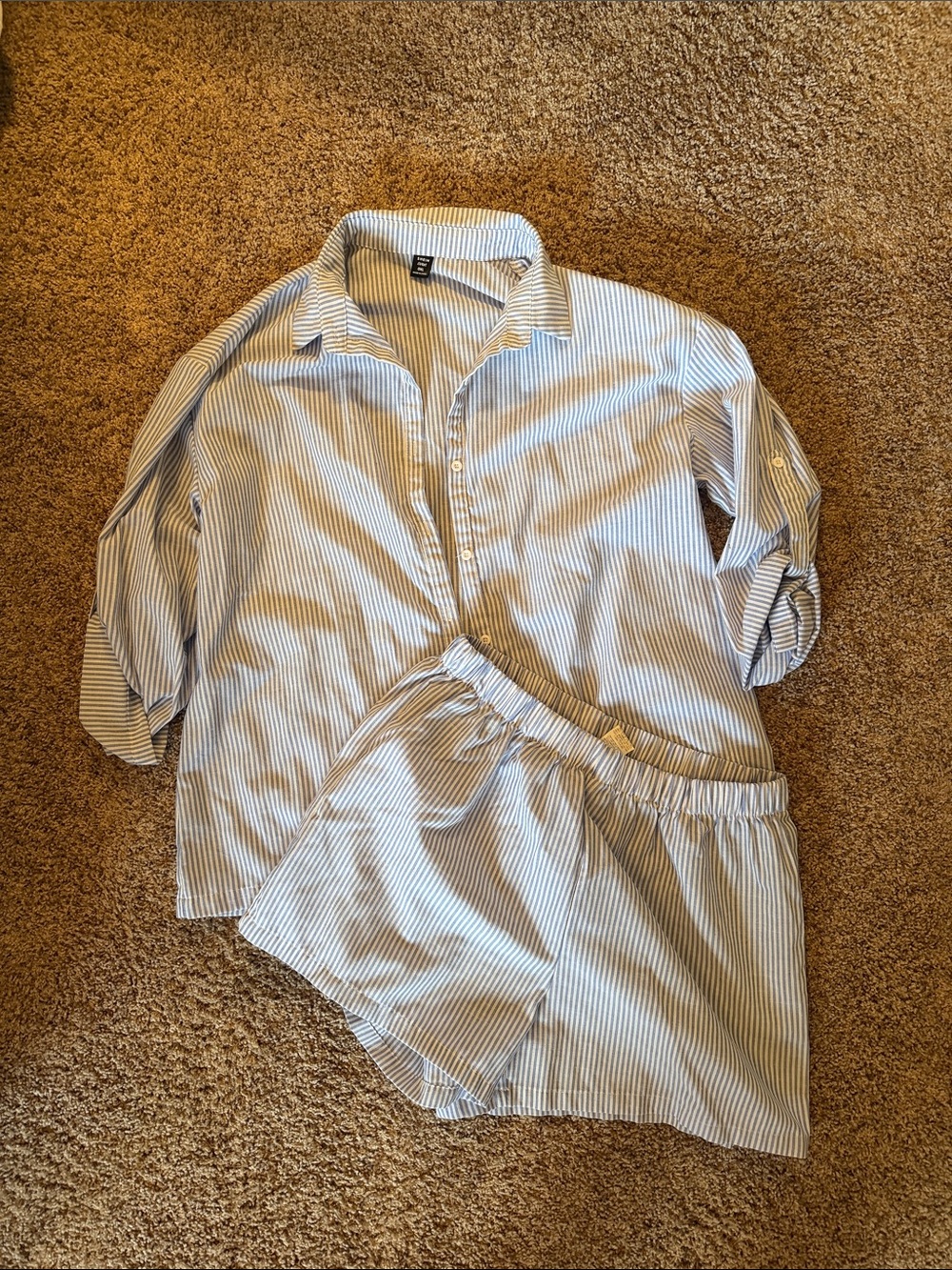 SHEIN Curve Blue and White Pinstripe Set - 0XL